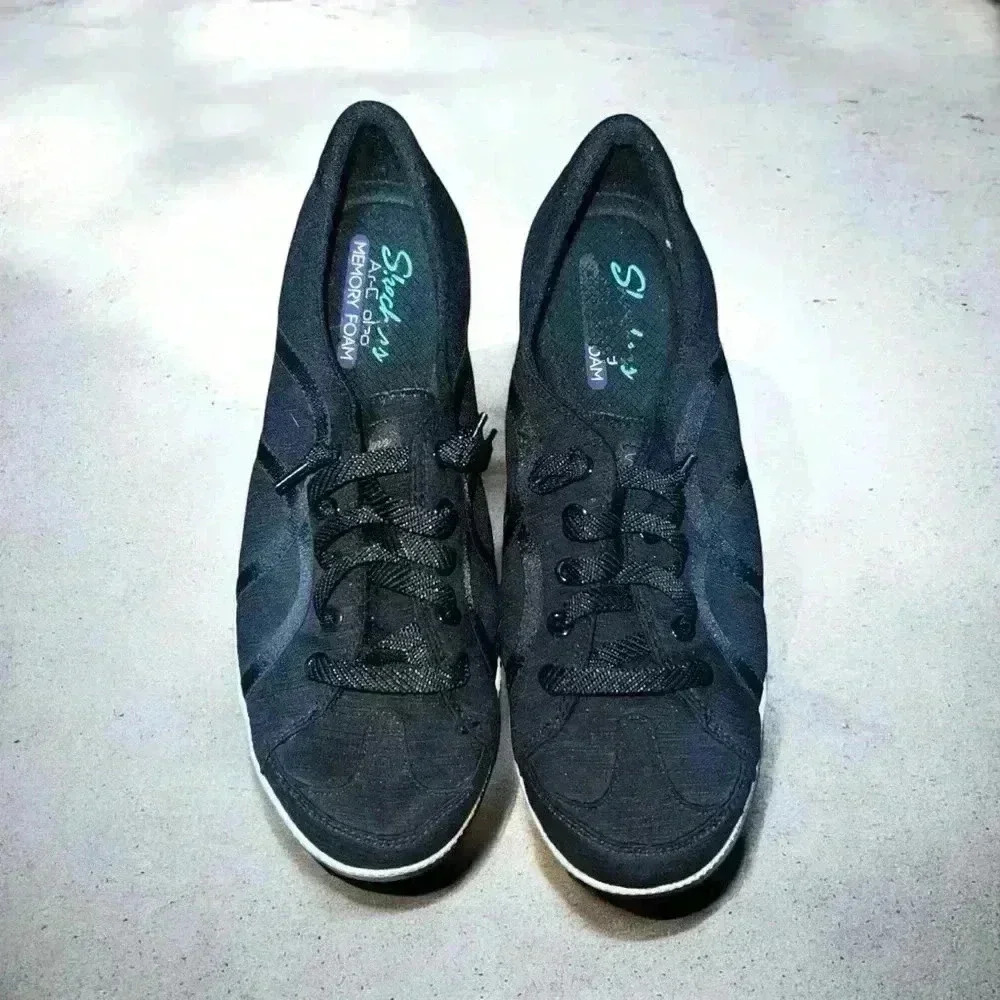 Skechers Women's Size 9.5 Madison Ave Take A Walk Black Memory Foam Sneakers